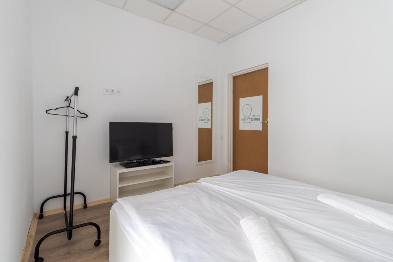 In Town Hostel Лвив Екстериор снимка