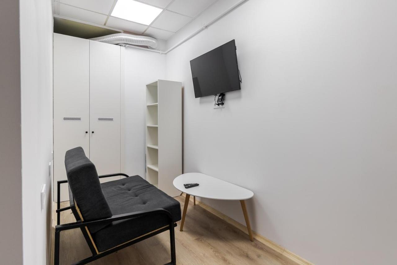 In Town Hostel Лвив Екстериор снимка