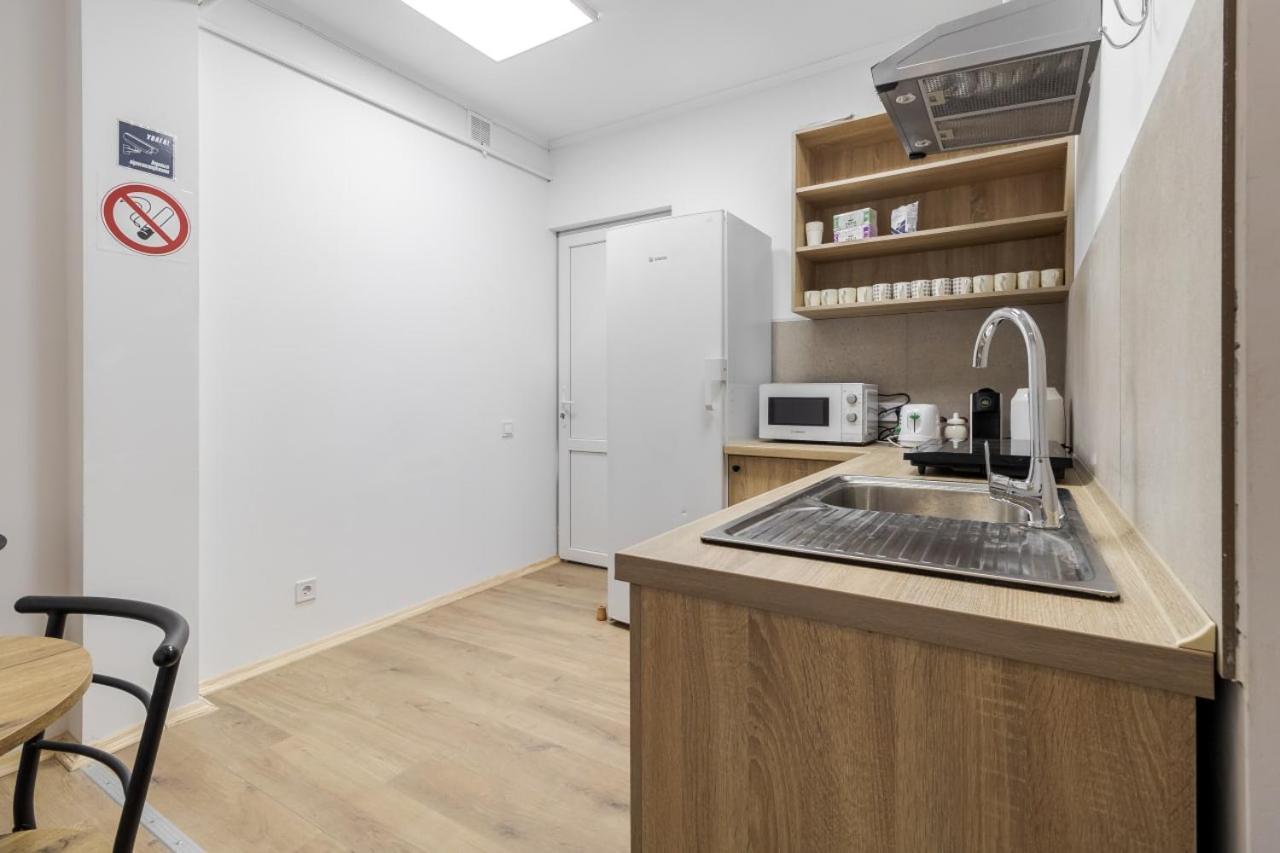 In Town Hostel Лвив Екстериор снимка