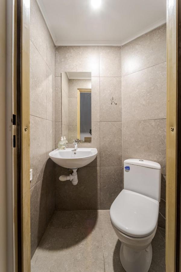 In Town Hostel Лвив Екстериор снимка